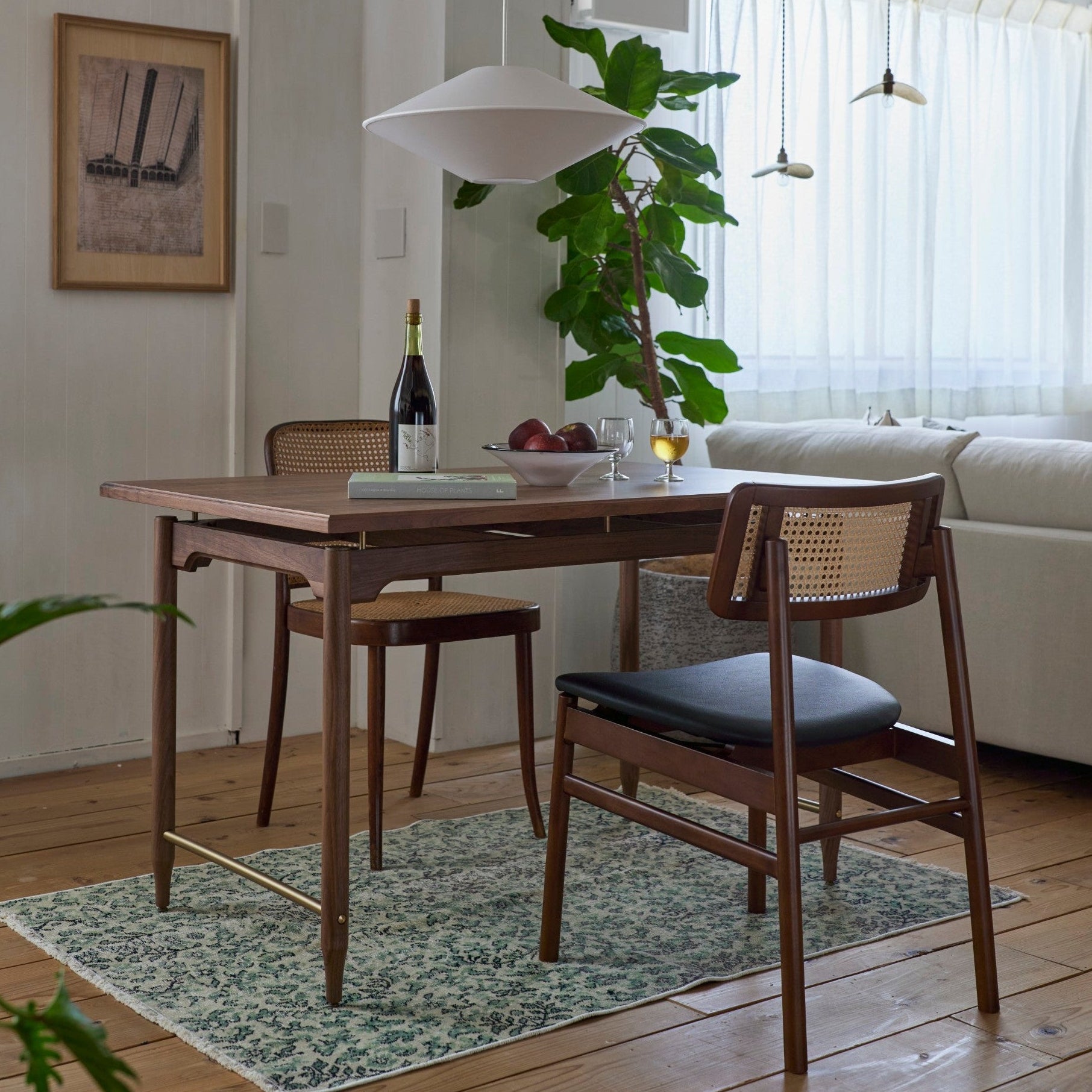 epi-diningtable-120-wal_3.jpg?