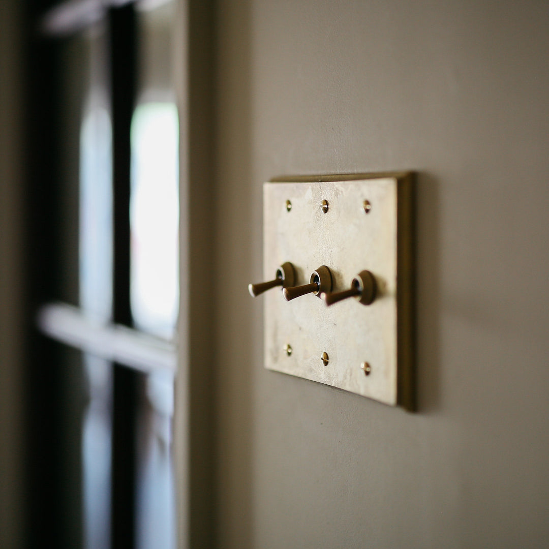 真鍮特集｜時をまとう、金色の道具たち