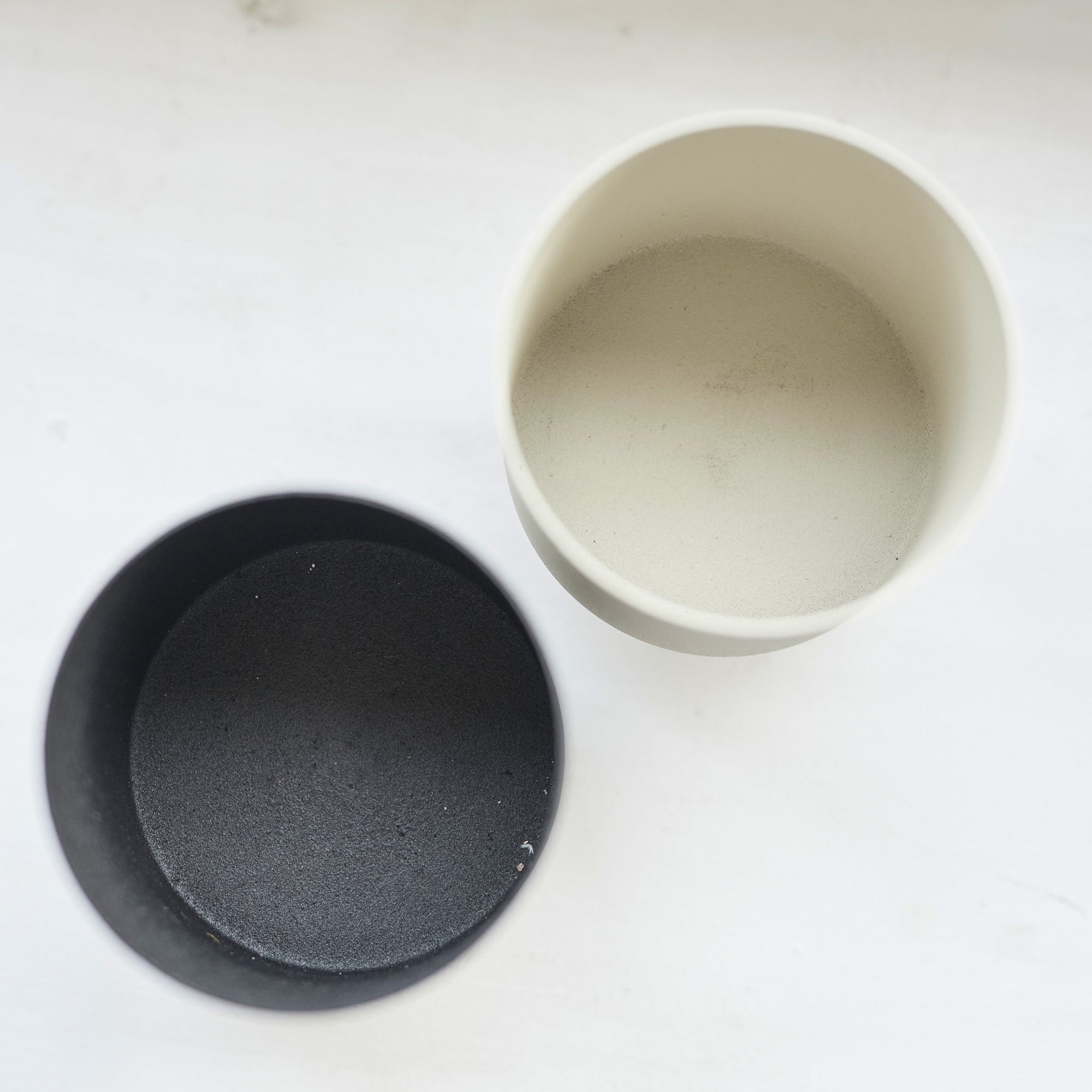 イタリア製　手描きの鉢カバー（SELECTED by NBC） Riviera with Alchemille Leaf Plates, 24 Pieces Set by Costa Nova