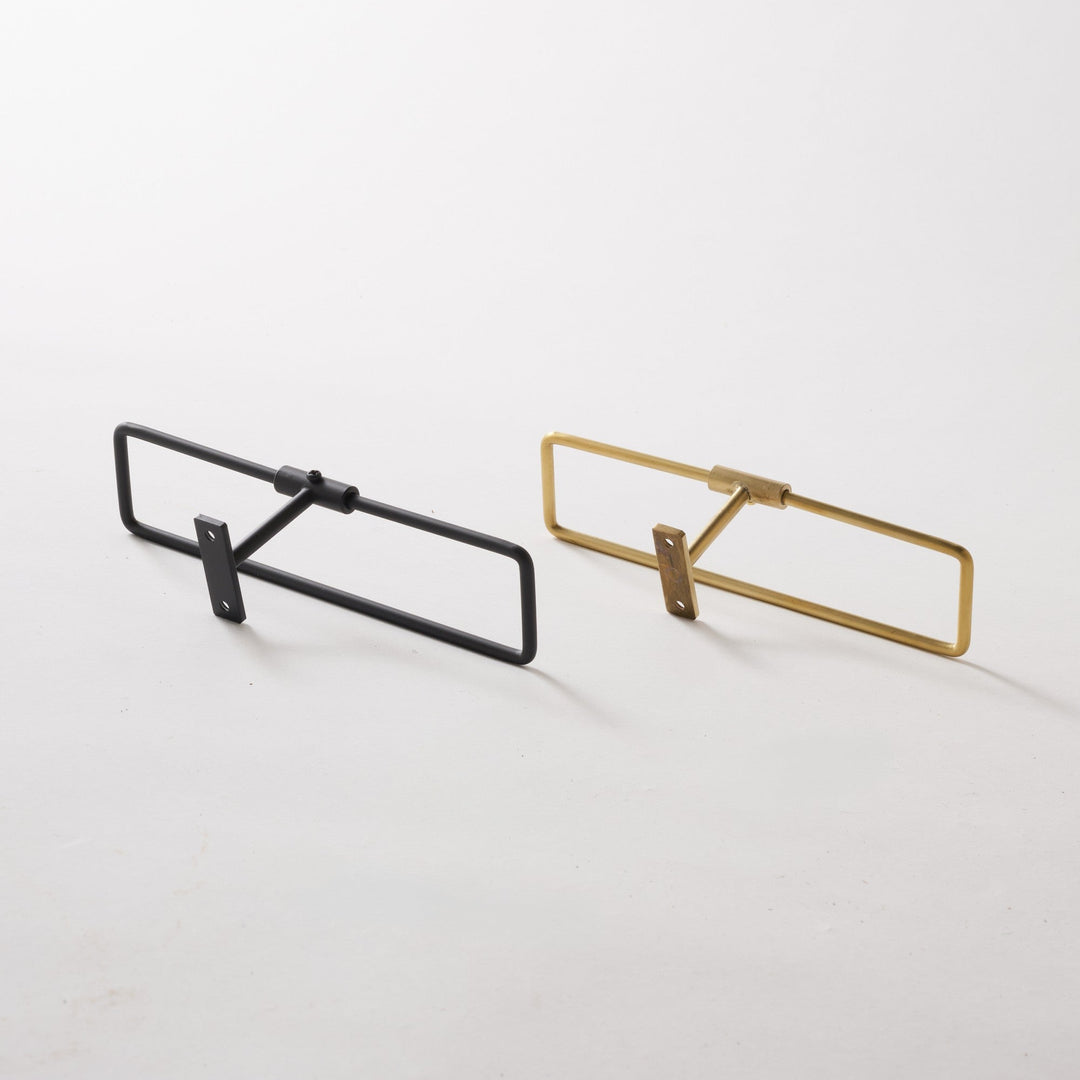 Natural BrassとBlack Brass、空間に合わせて選べる2つの真鍮仕上げ。