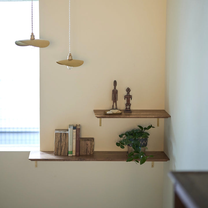 Taperタイプは先端に向かってなだらかに削り出された、洗練されたフォルムです。