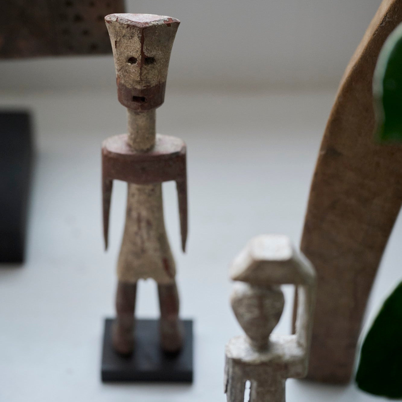 アフリカンヴィンテージ | 魔除け木彫り像 001 | アダン族 – tiflo