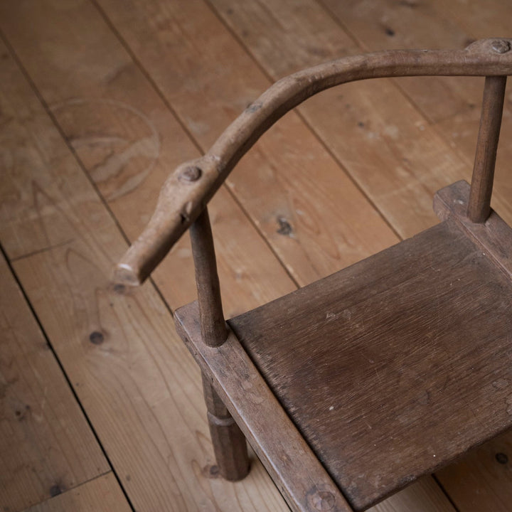 しっかりとした安定感があり、実際に座ることも可能。