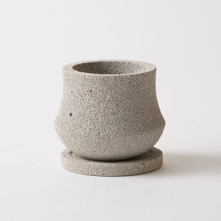 Type A（鉢サイズ）：直径約12cm × 高さ約10cm ／ 重量約300g