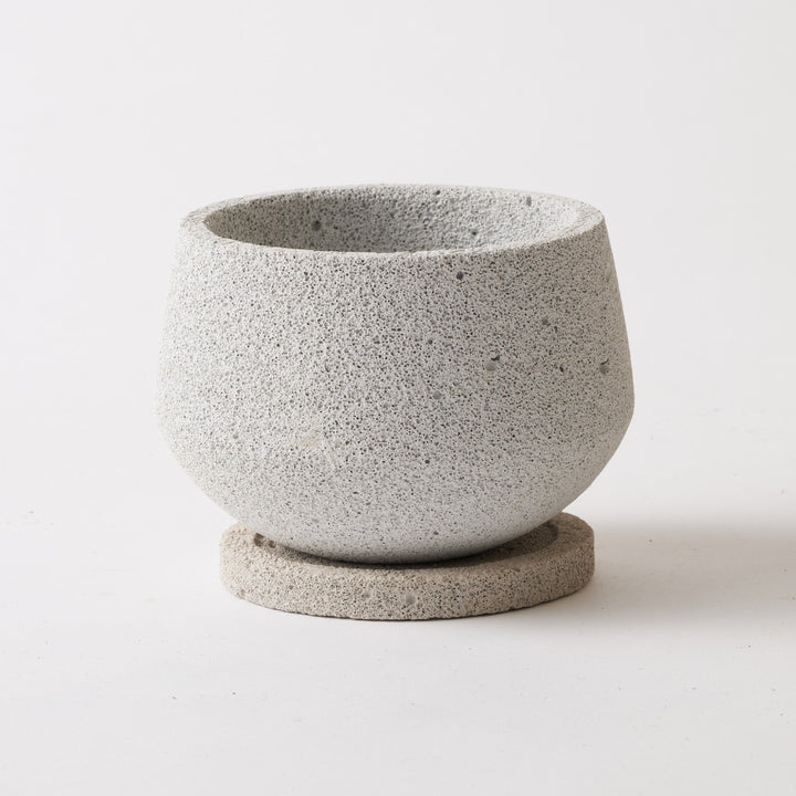 Type B（鉢サイズ）：直径約13cm × 高さ約10cm ／ 重量約300g