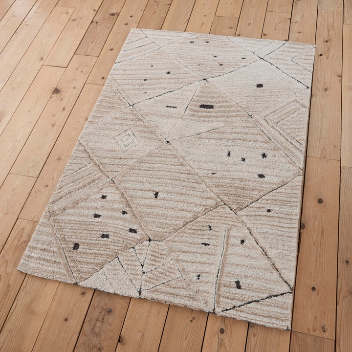 140×200cmの程よいサイズが、リビングやベッドルームをくつろぎの空間に。