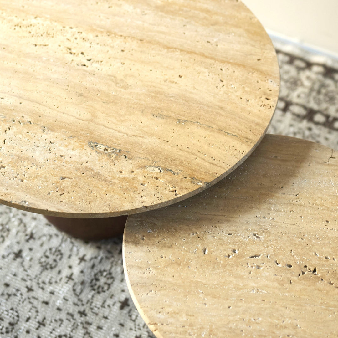 S（H35cm）とL（H38cm）のわずかな高低差。この数センチの差が大事。