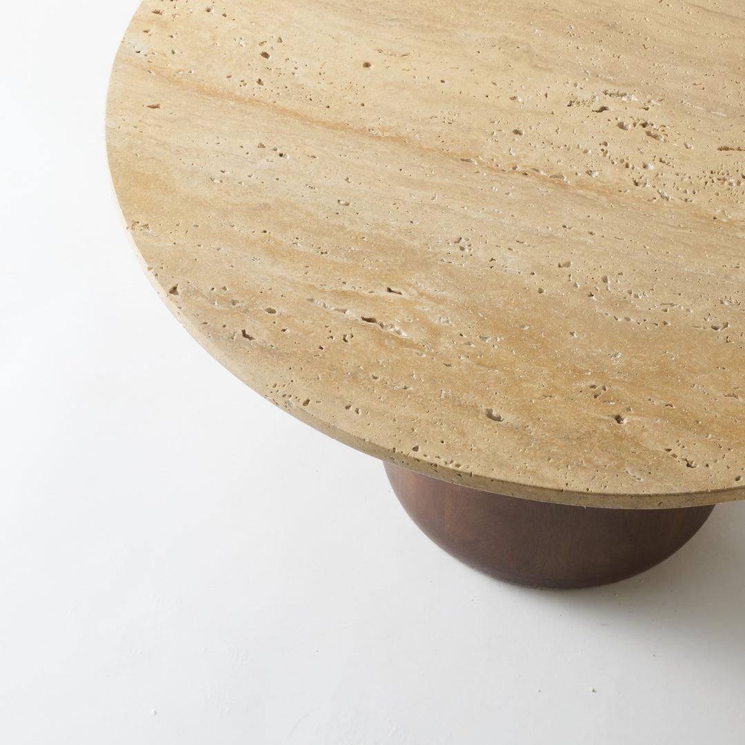 天板にはホワイトトラバーチンを採用。