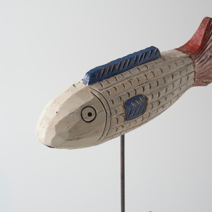 サイズ：幅 30cm × 奥行き 8cm × 高さ 30cm（土台含む）※個体差あり