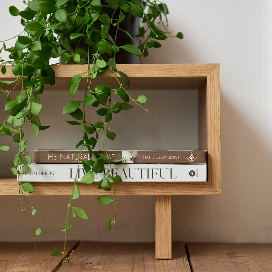 水平と垂直のラインで構成された、シンプルながら美しい端正なフォルム。