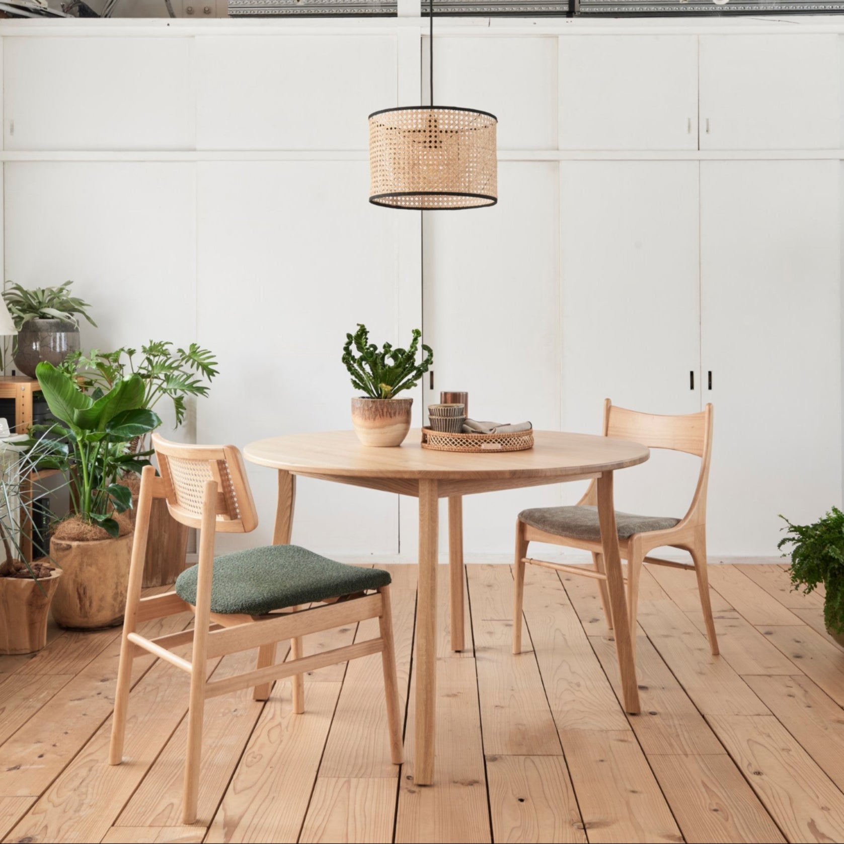 Carina ディレクターズチェア　カリーナ ecruxe（エクリュクス）CARINA CHAIR NATURAL - 可愛さと機能性