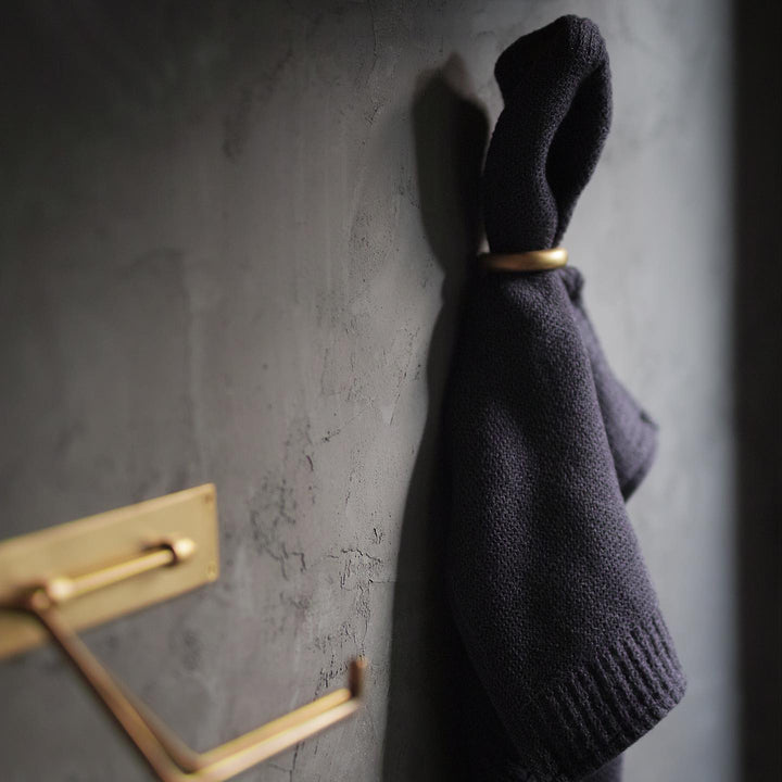 無塗装の真鍮素地仕上げ。使うほどに色が変化する楽しみがあります。