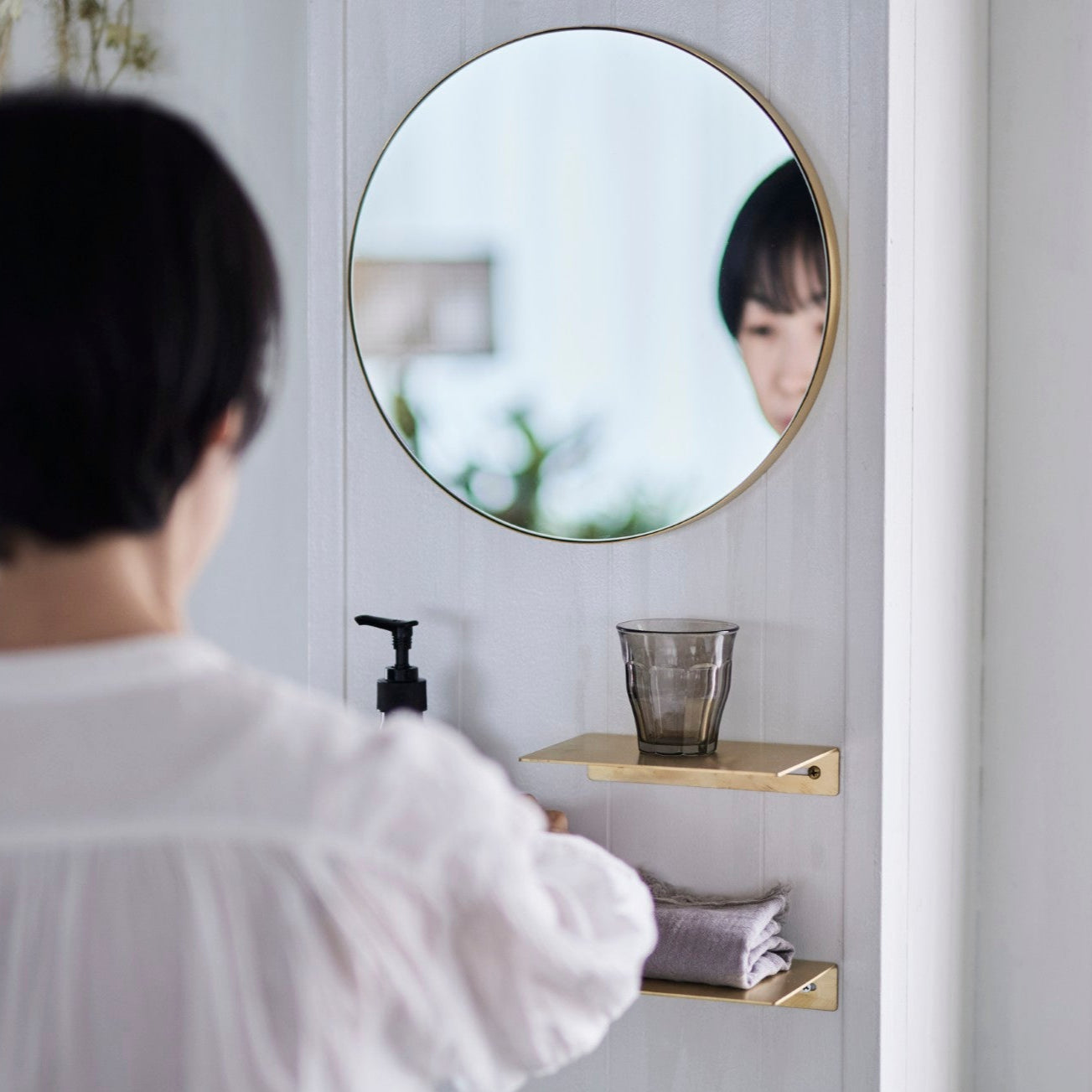 壁掛けミラー | Brass ラウンドミラー – tiflo