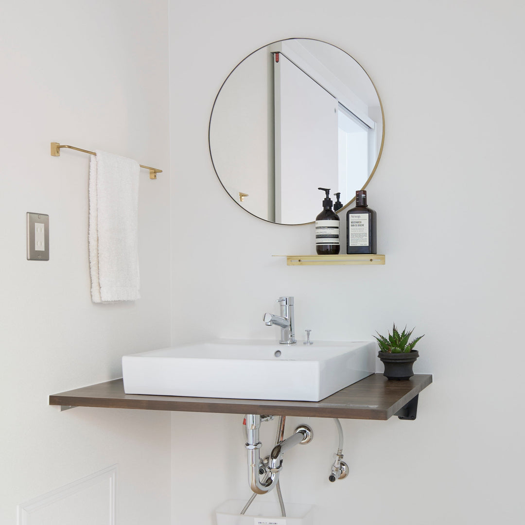 洗面室 取付イメージ。シンプルな空間にこそ、おすすめしたいアイテムです。