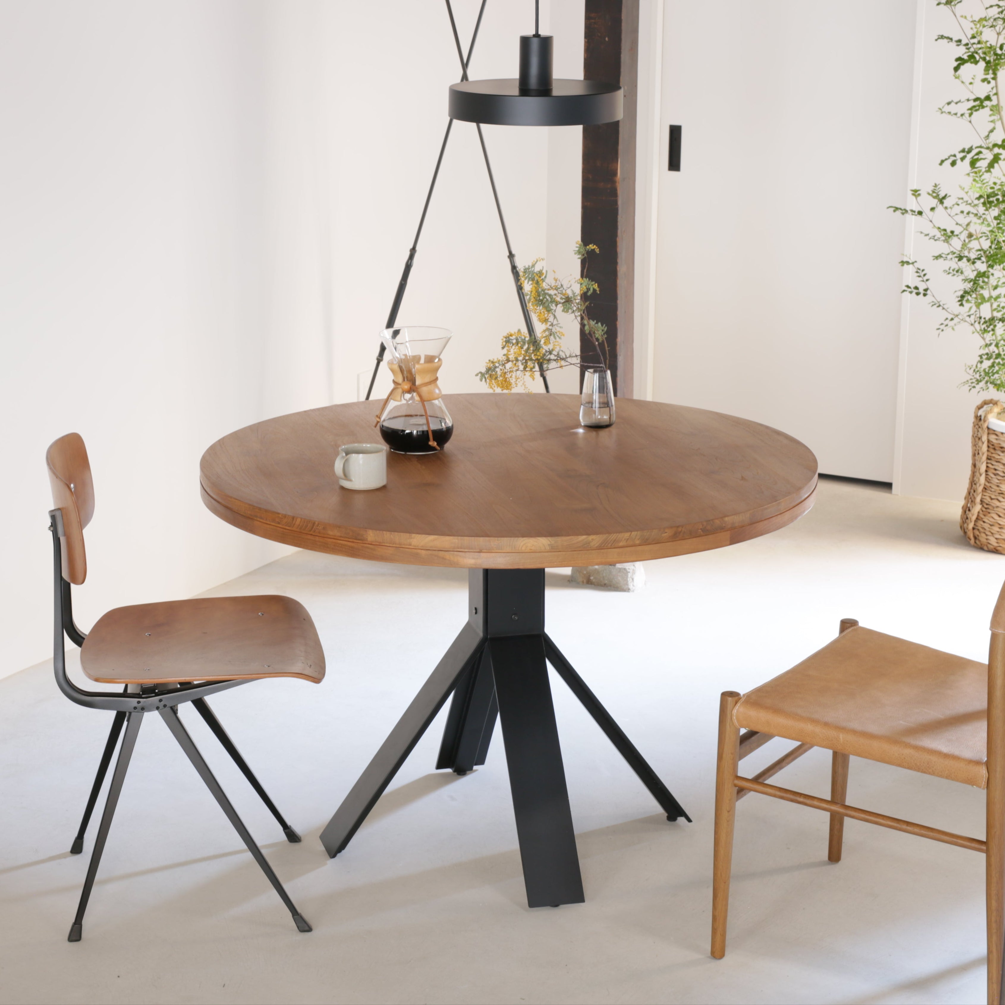 NEW JATI CIRCLE ダイニングテーブル（直径110cm） – tiflo
