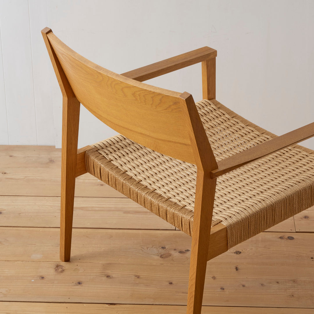 天然オイル仕上げなので、半年に一度を目安にオイルでのお手入れがおすすめ。