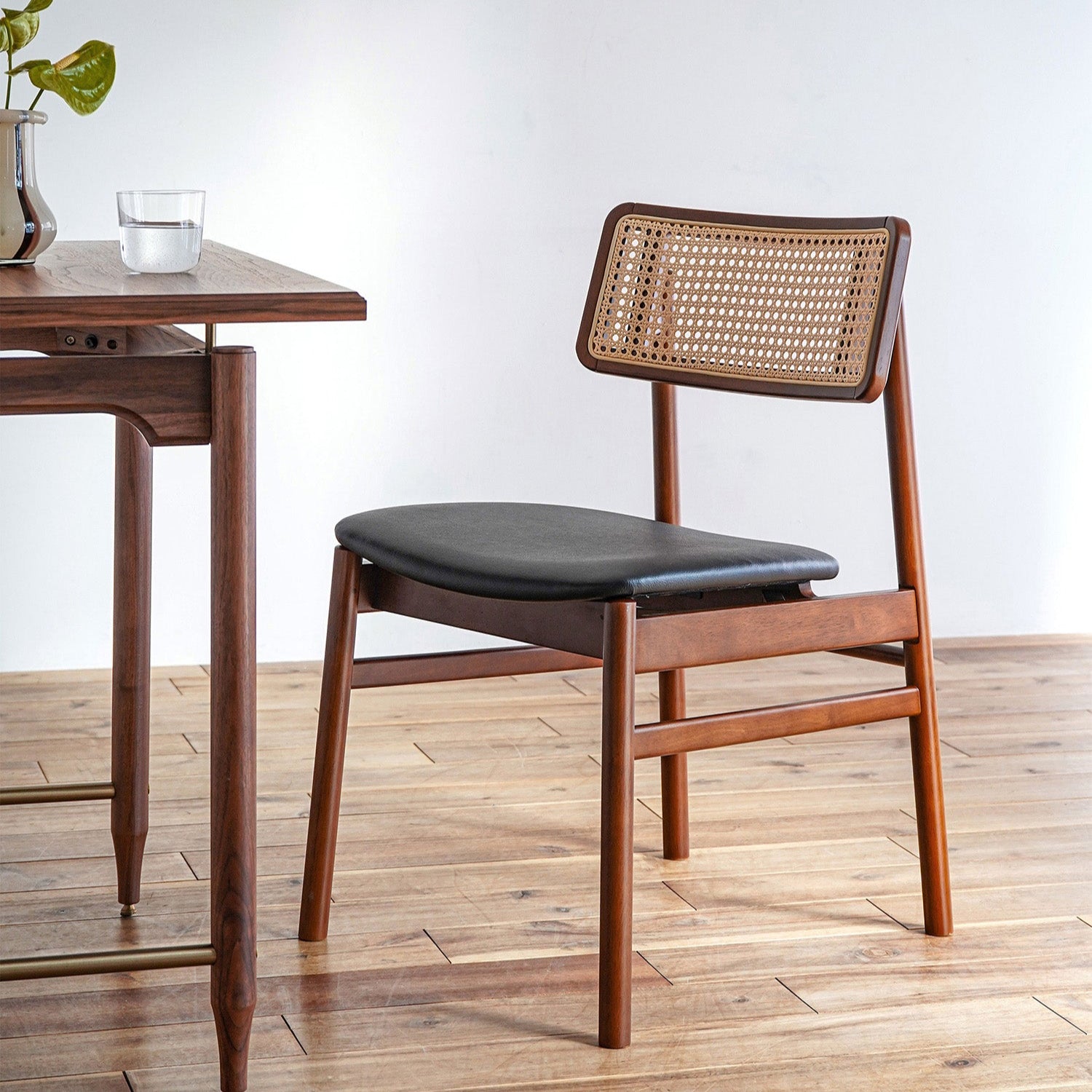 アウトレット30％OFF】CARINA チェア Brown (ブラック) – tiflo