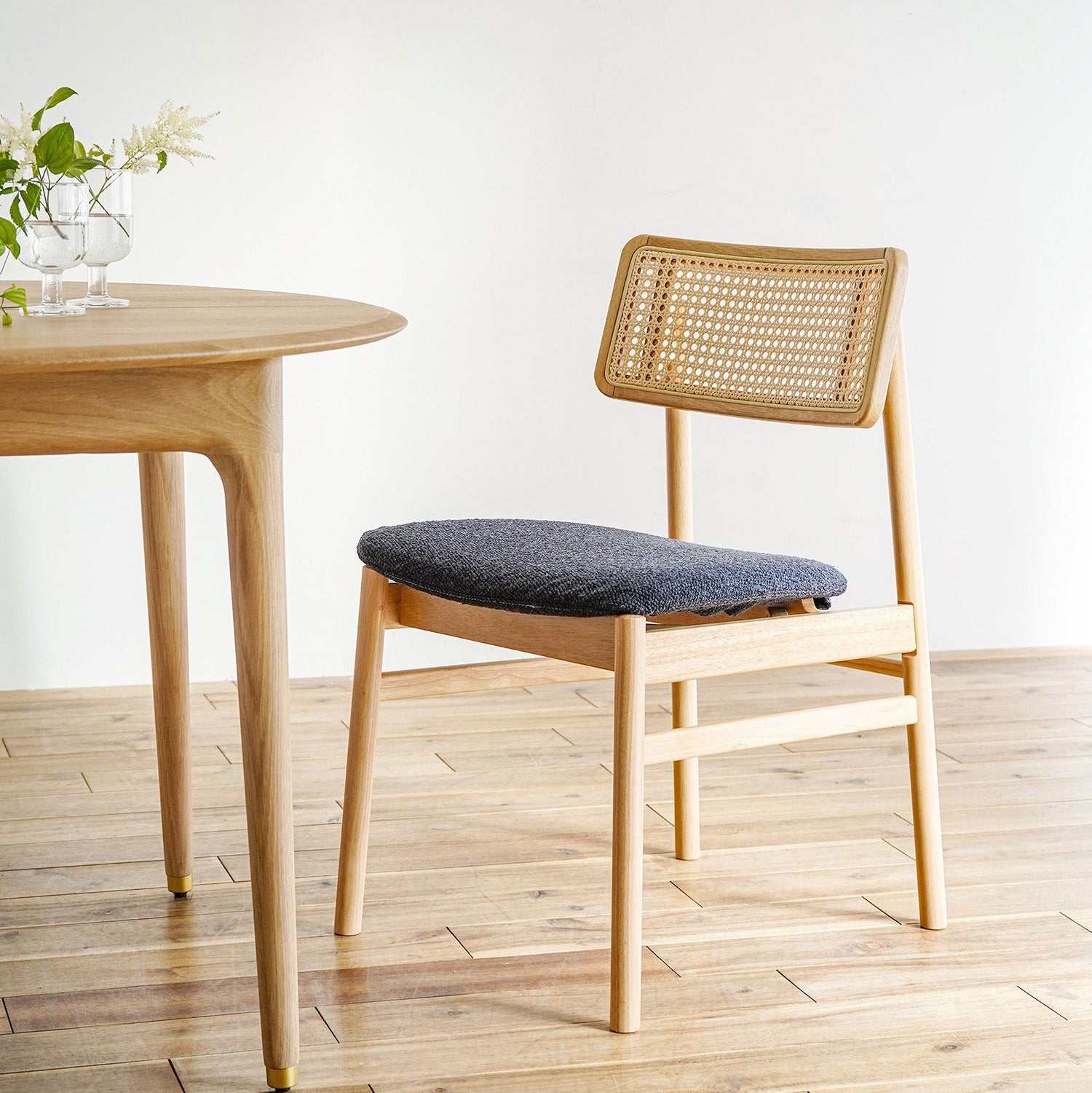 Carina ディレクターズチェア　カリーナ ecruxe（エクリュクス）CARINA CHAIR NATURAL - 可愛さと機能性