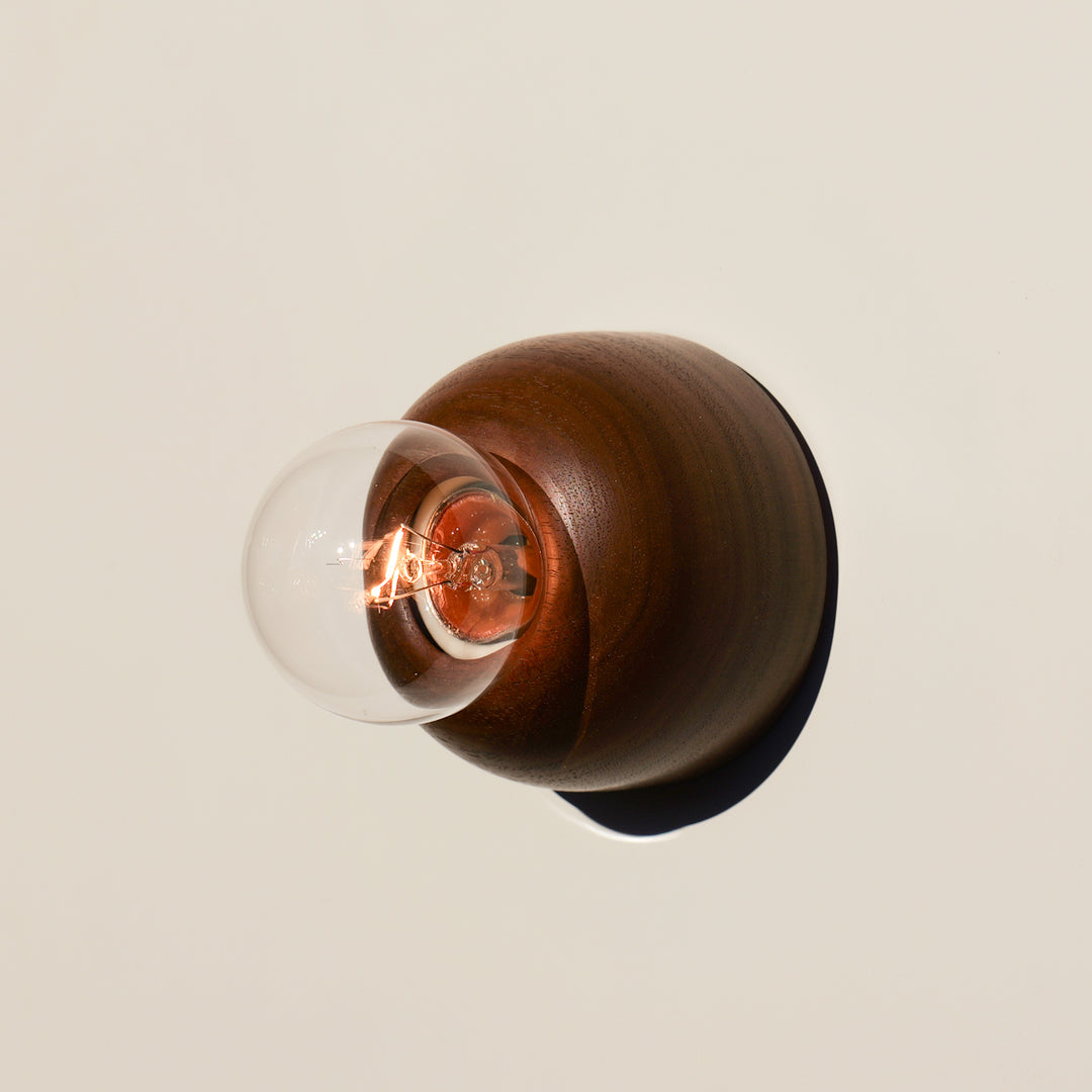 カラー：Walnut