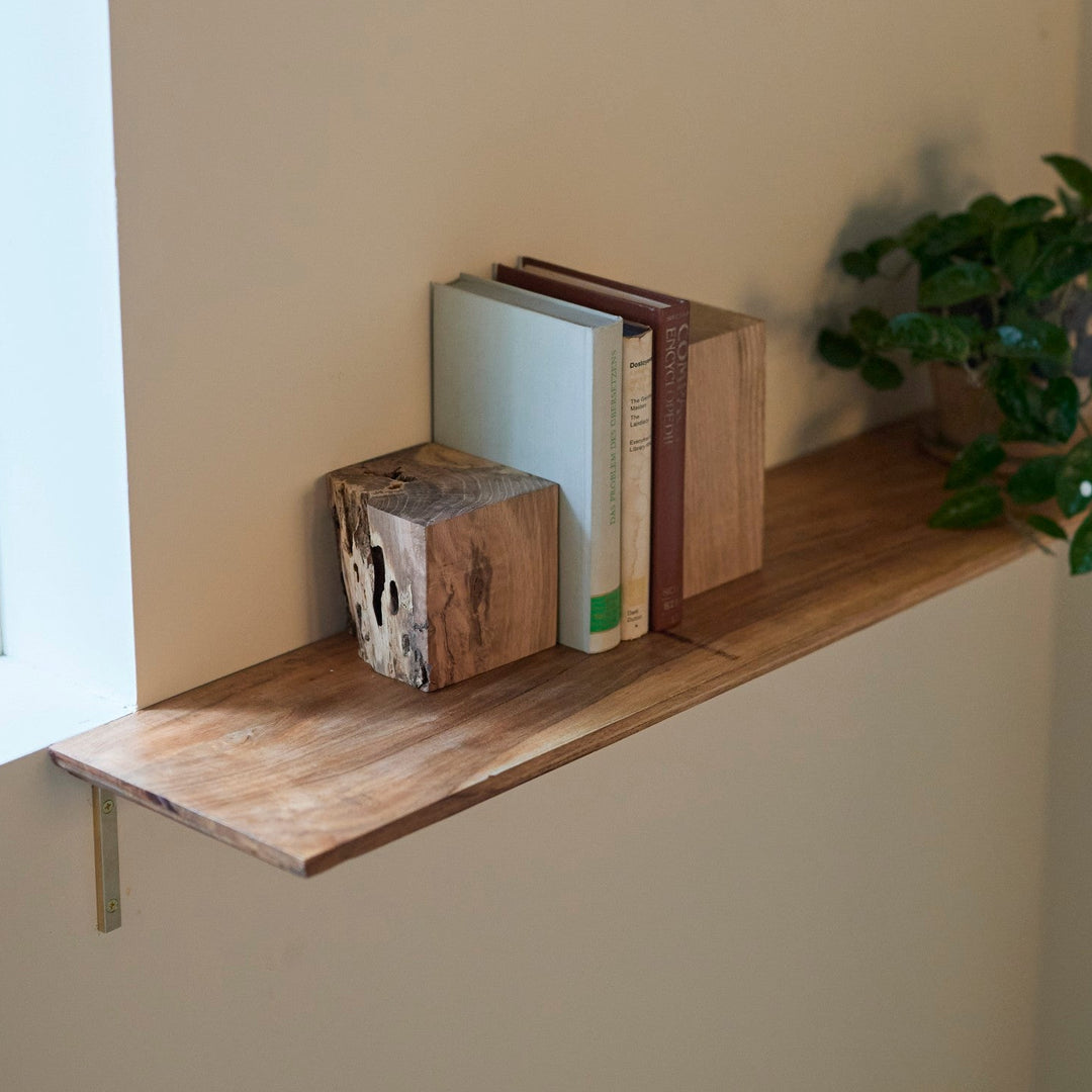 大阪の町工場で一つひとつ丁寧に曲げ加工を施した、Made in Japanの品質です。