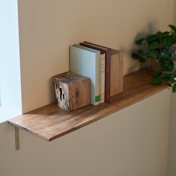 大阪の町工場で一つひとつ丁寧に曲げ加工を施した、Made in Japanの品質です。