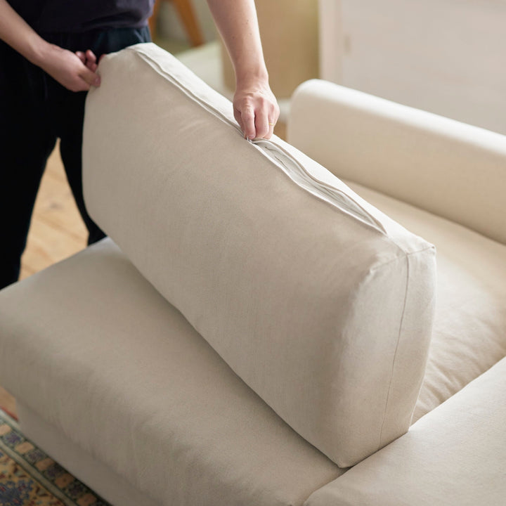 カバーリング仕様で、取り外してドライクリーニングが可能です。