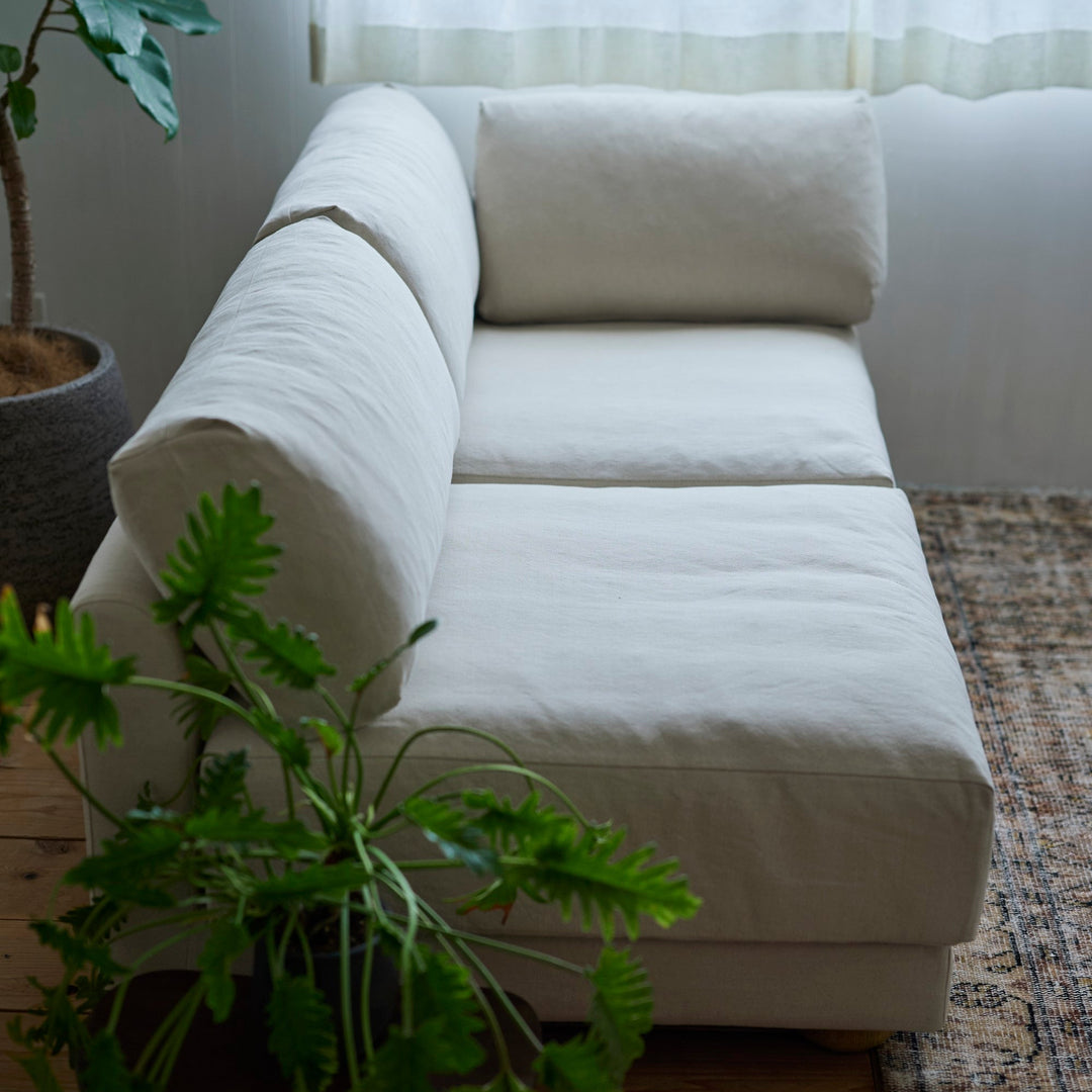 片肘デザインで、Left ArmとRight Armの2タイプから選べます。