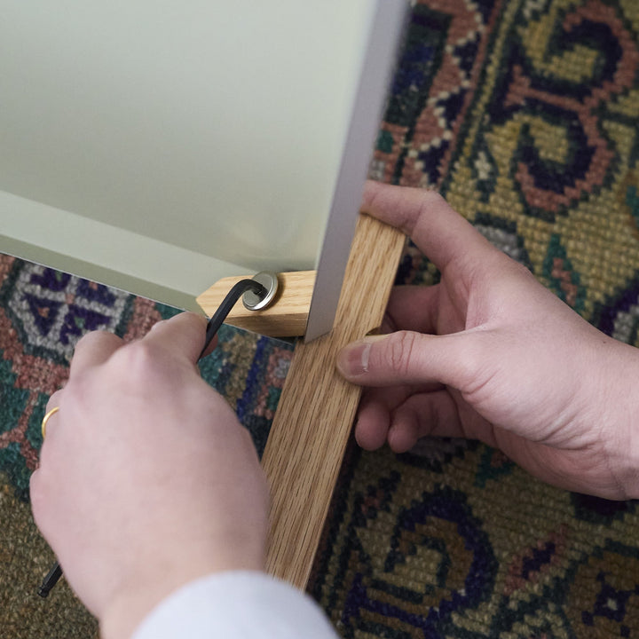 六角レンチのみで組み立てができる。一人での組み立ても可能な設計です。