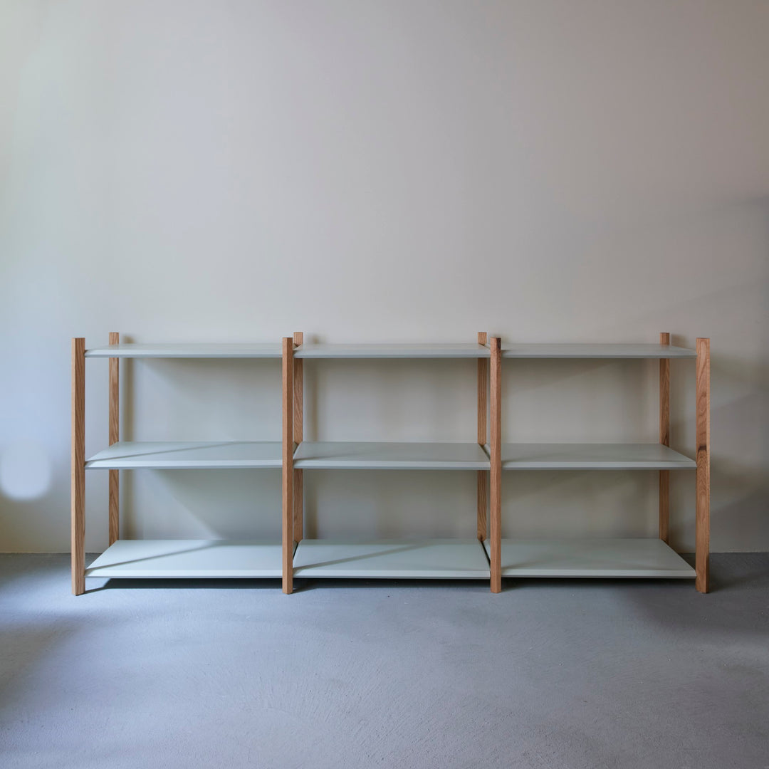「6shelves」＋本品1点の組み合わせ。幅はおよそ195cm相当になります。