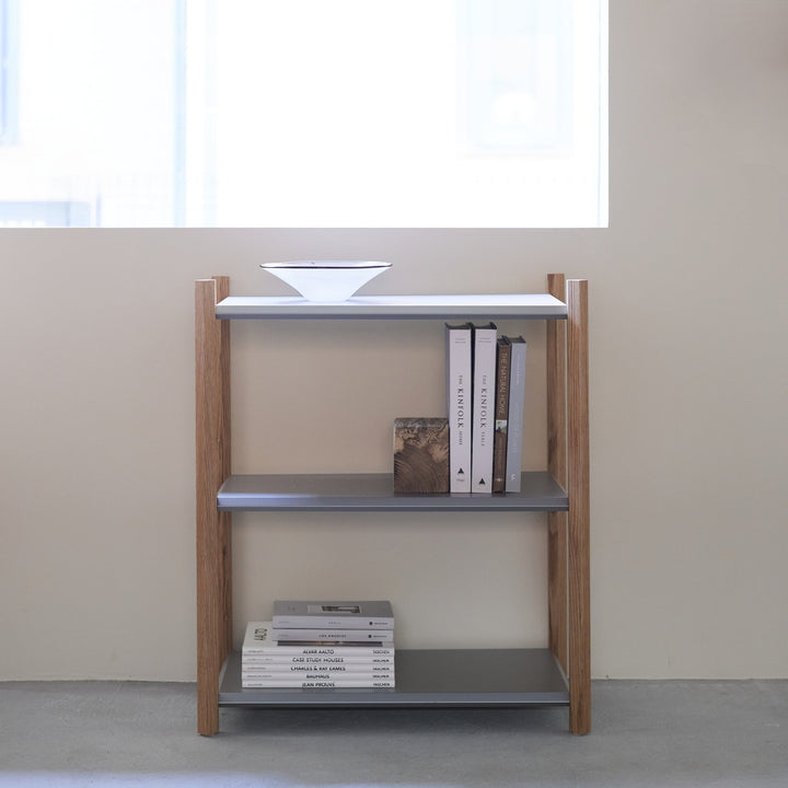 無駄を削ぎ落とした輪郭。
少し余白をつくっての配置も美しいです。