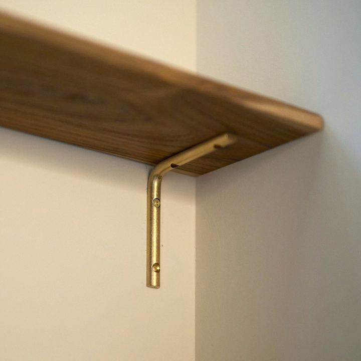 10cm × 10cmのコンパクトなサイズで、小さな棚づくりに最適です。