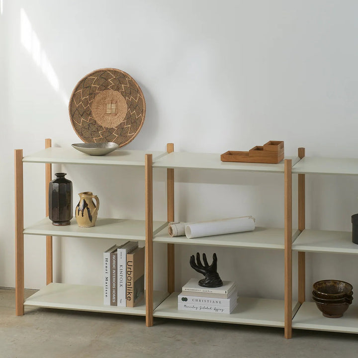 大きさを変えられるオープンシェルフ。暮らしの変化にも対応できます。