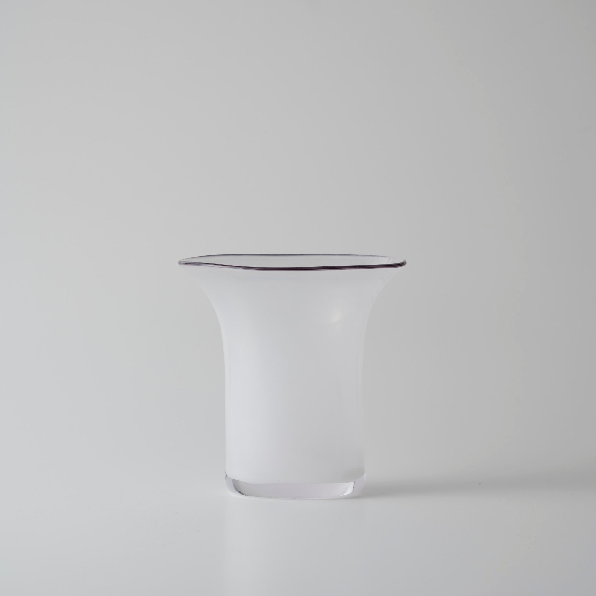フラワーベース | kasumi vase | S – tiflo