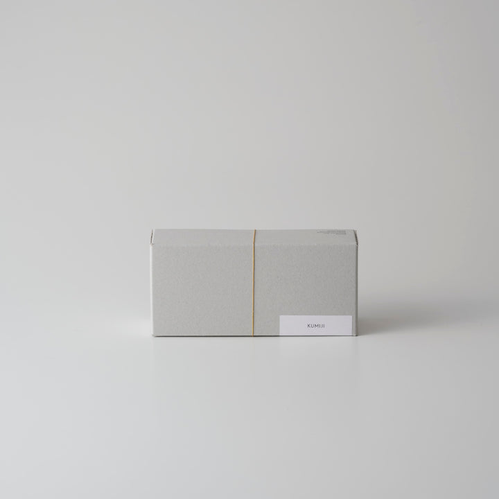 専用のBOXに入れてお届けいたします。