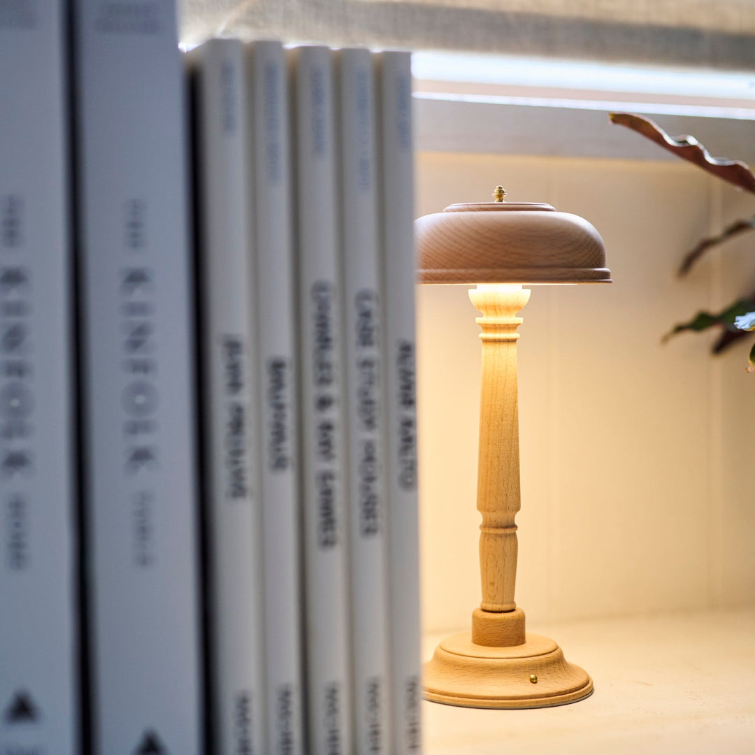 光源の交換はできませんが、ライトの寿命は約10,000時間程度です。