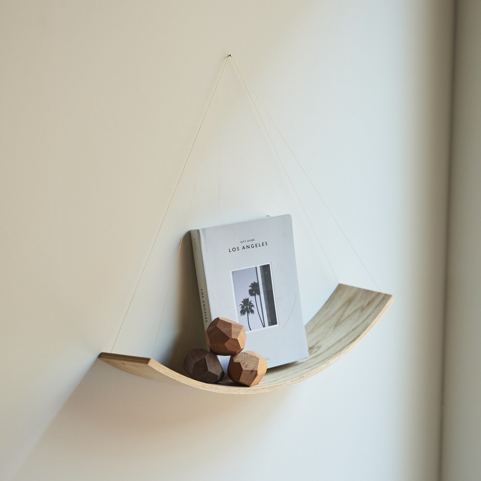 Magical Furniture Curved Wood Shelf（飾り棚) ウォールシェルフ | Curved Wood Shelf – tiflo