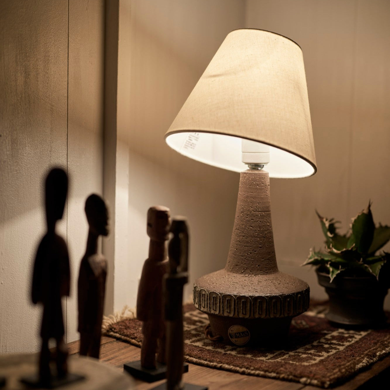 夜の時間を穏やかに、やさしく演出してくれます。