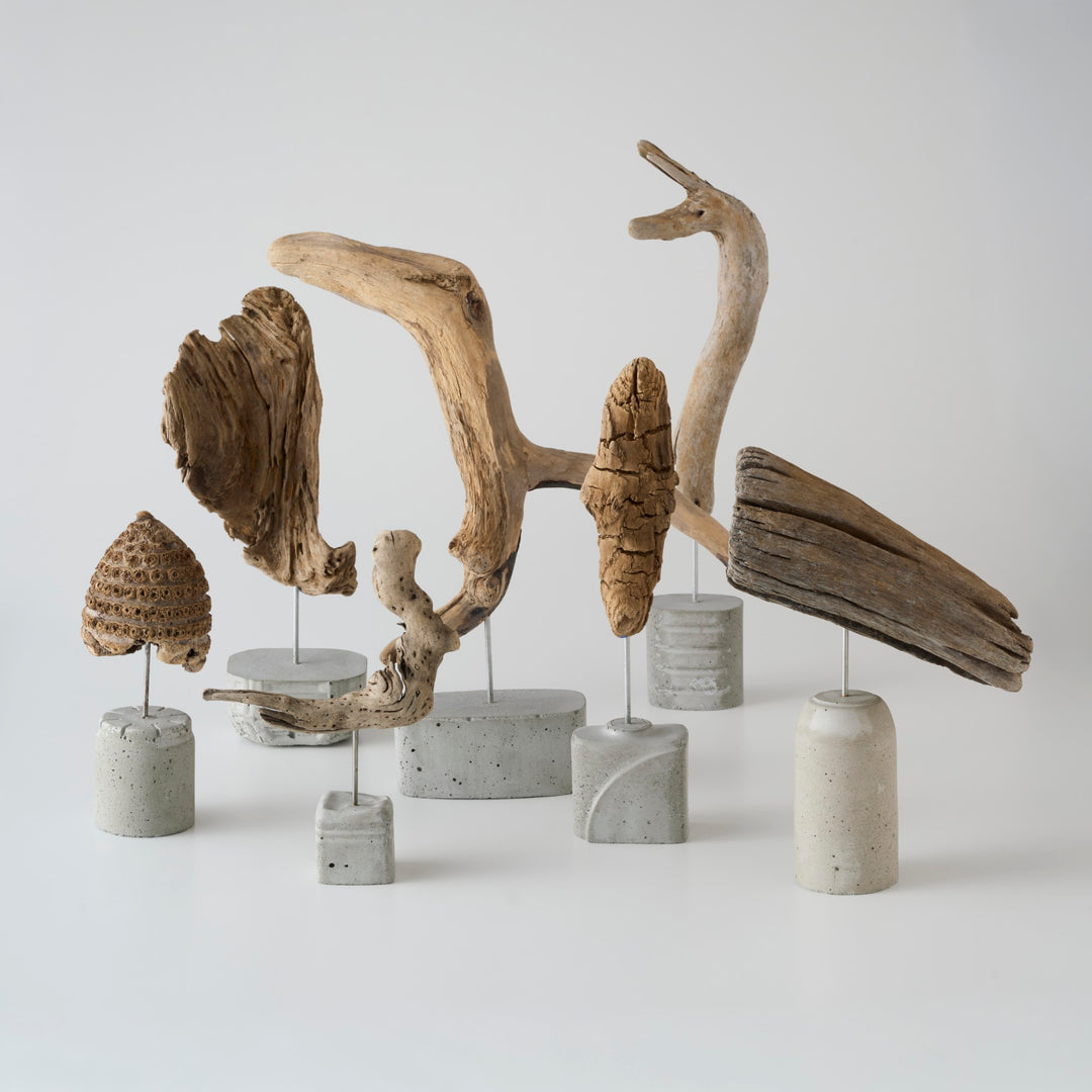 日本各地の海に流れ着いた漂着物を素材とした、ユニークピースたち。