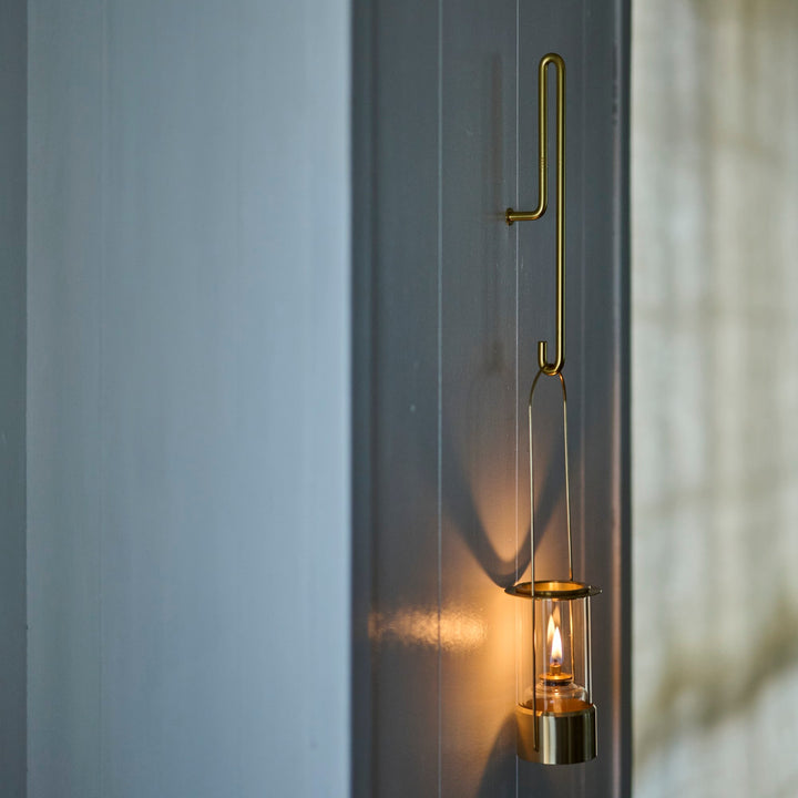 高さ20cmは、あらゆる場所で活躍します。ほどよく存在感を主張するサイズ感です。