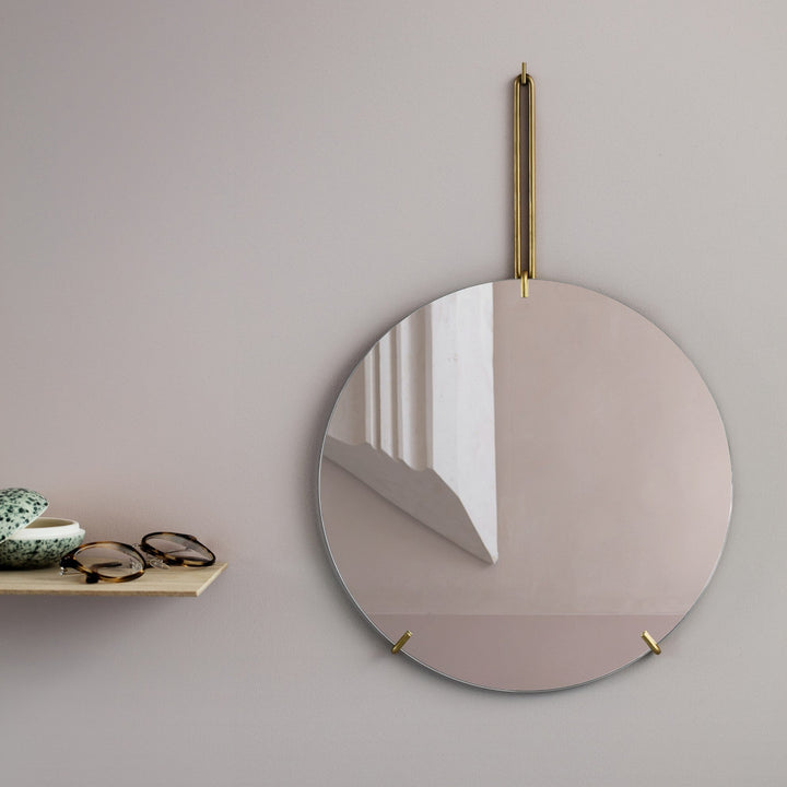 リビング、玄関、寝室。どんな場所にも自然に溶け込み、空間を格上げします。