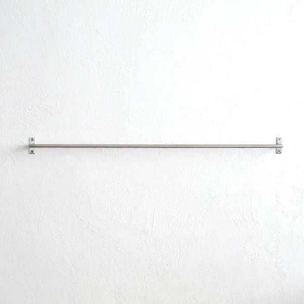 L：幅約67.8cm。複数のフックを並べたいキッチンや、ゆったり掛けたい洗面に。