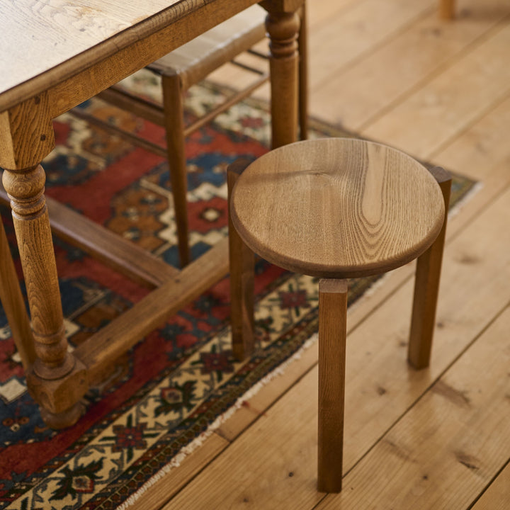 古材を削り出し、ナチュラルオイルで仕上げています。（南アルプス　家族でつくる　広葉樹）