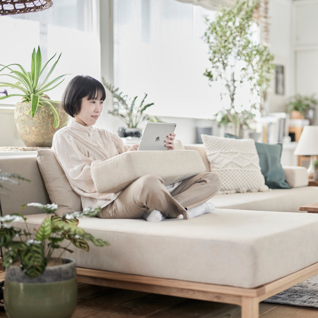 カウチ部分は足を伸ばしてくつろいだり、簡易ベッドとしてお昼寝にもぴったり。