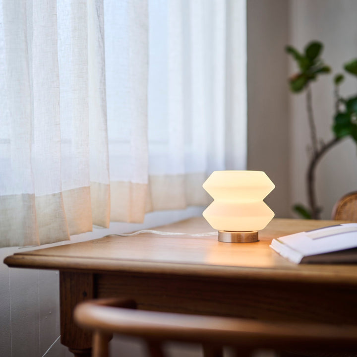 小さいのに存在感がある、15cm角というちょうどいいサイズです。