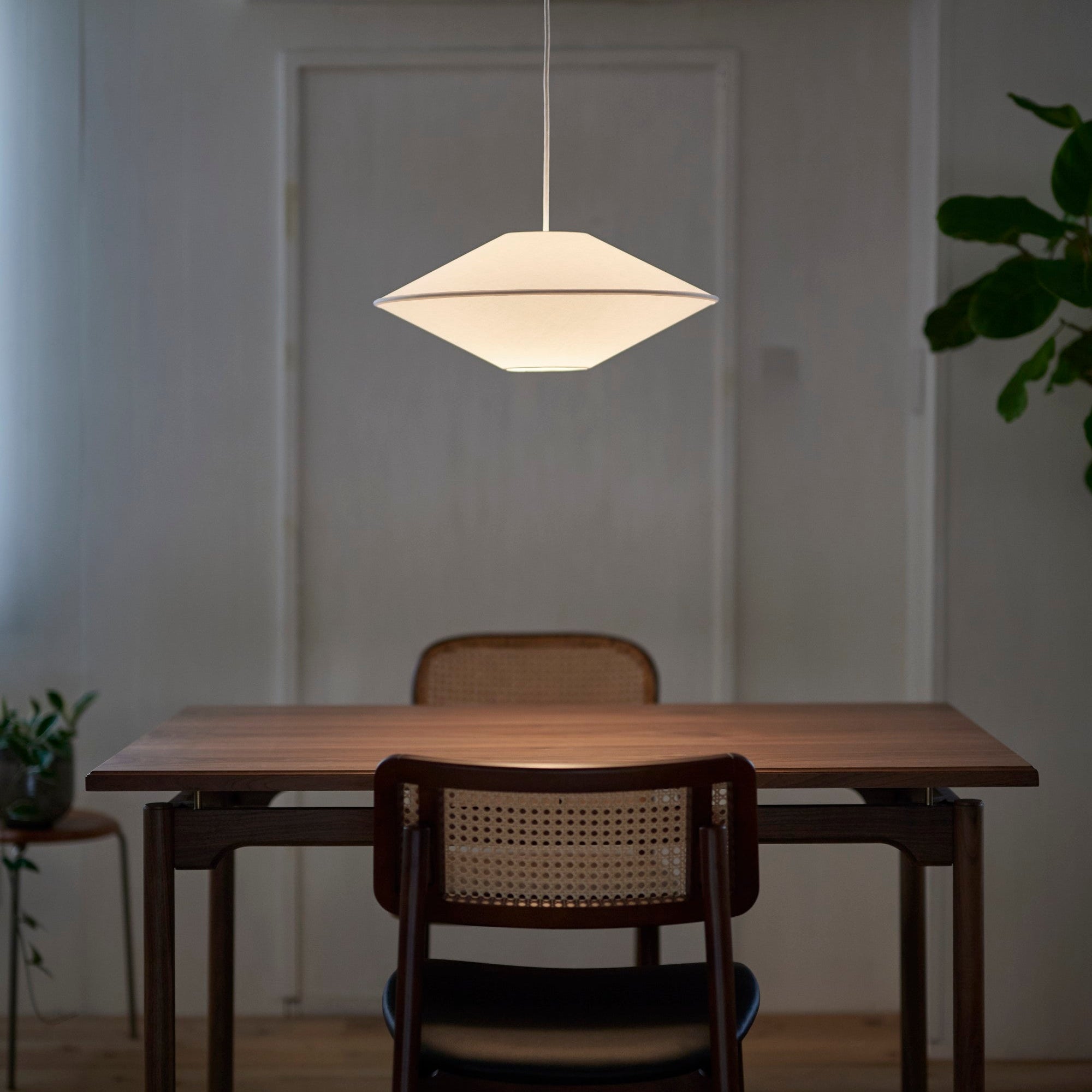 【ほぼ未使用】graf sol ペンダントランプ Sサイズ graf/グラフ｜ソル ペンダントランプ｜sol pendant lamp｜φ375/469/585