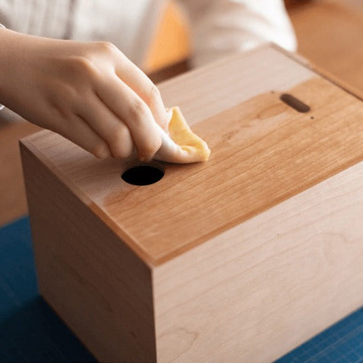 天然オイル仕上げで、木目がいきいきと。木の呼吸を感じられる仕上げです。