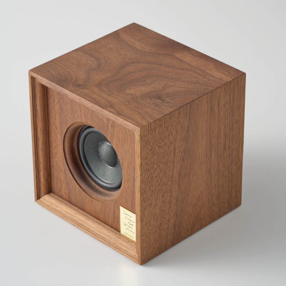 天然オイル仕上げにつき、半年に一度を目安に、オイルでのお手入れをおすすめします。