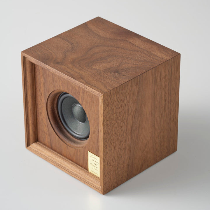 天然オイル仕上げにつき、半年に一度を目安に、オイルでのお手入れをおすすめします。