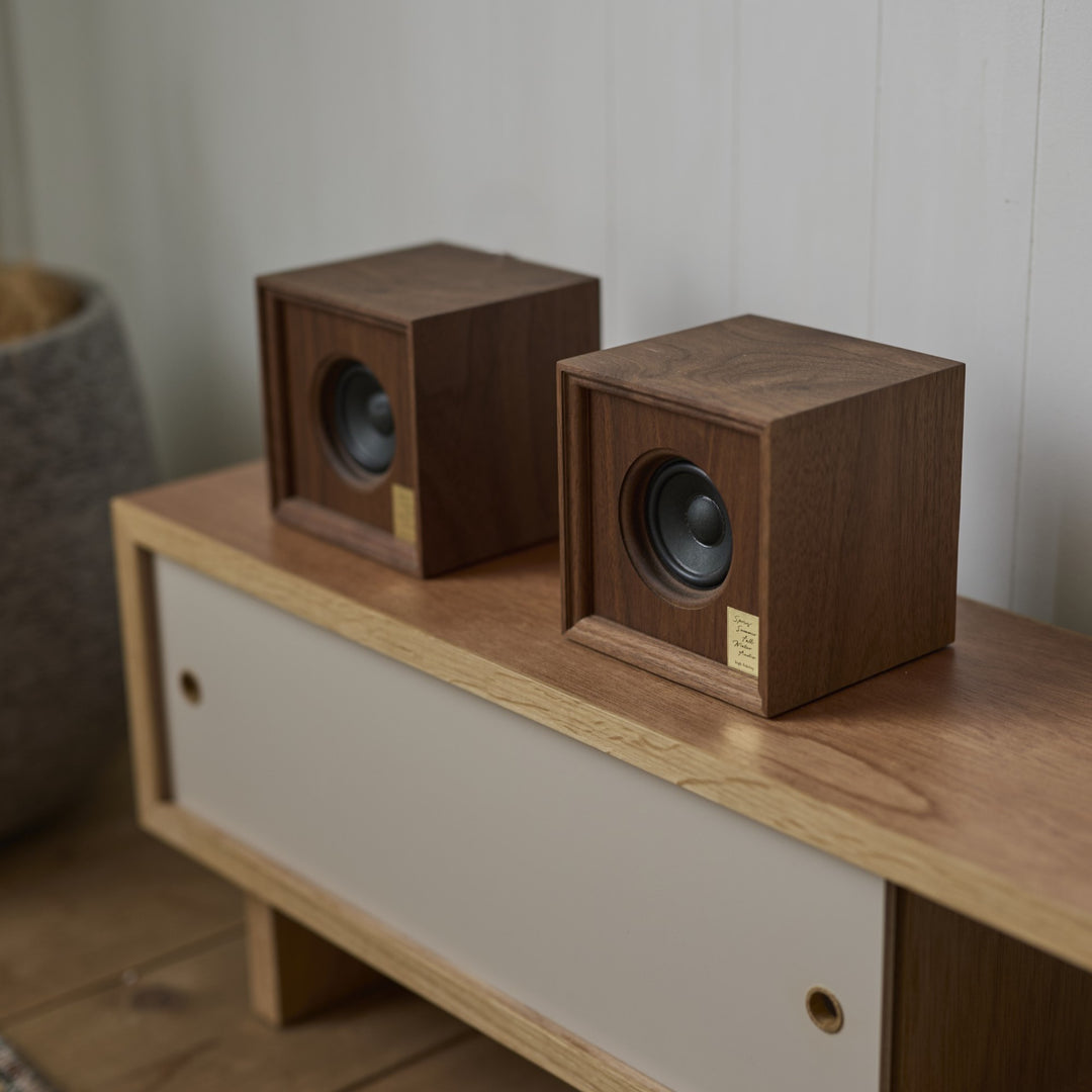 カラー：ウォールナット