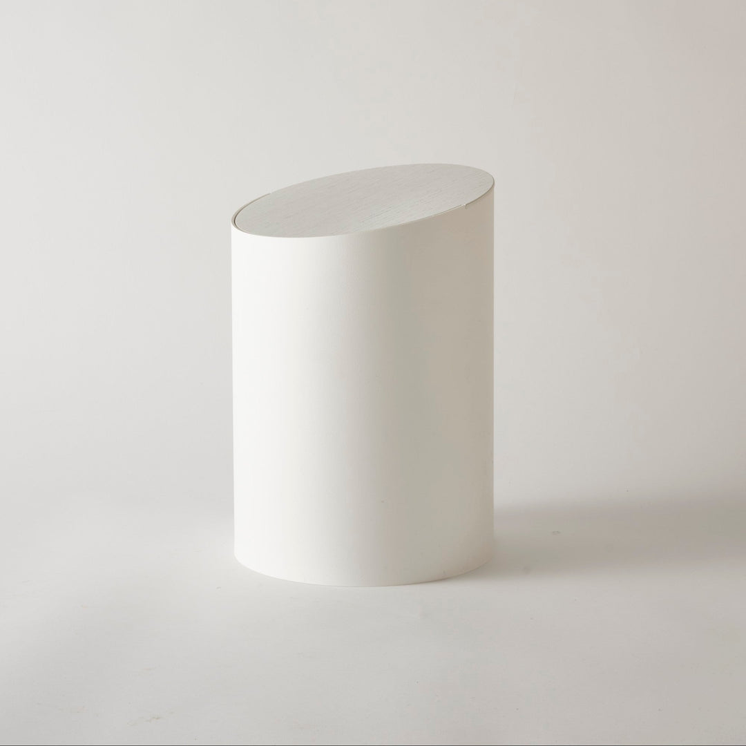 White：清潔感のある白が、北欧テイストやナチュラルな空間に調和します。